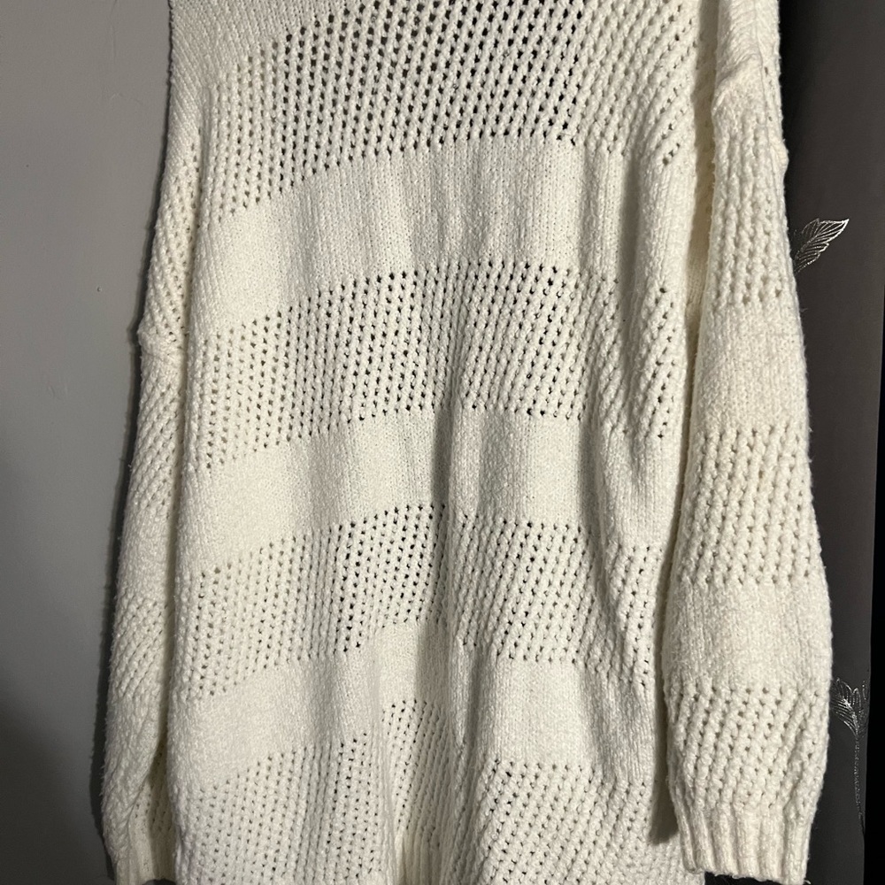 Off white sweater hollister